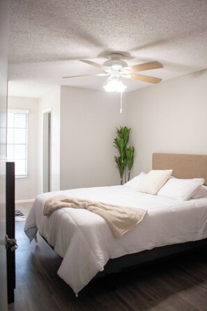 2 bedrooms, iron/ironing board, WiFi, bed sheets