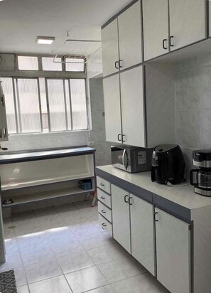 Microwave, oven, stovetop, blender