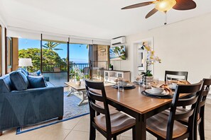 Dining - New Listing! Colorful 1bd on the 3rd floor (Lahaina)