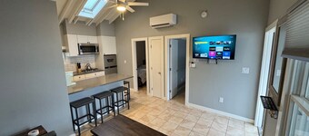 Newly Renovated Beach Bungalow w/Parking