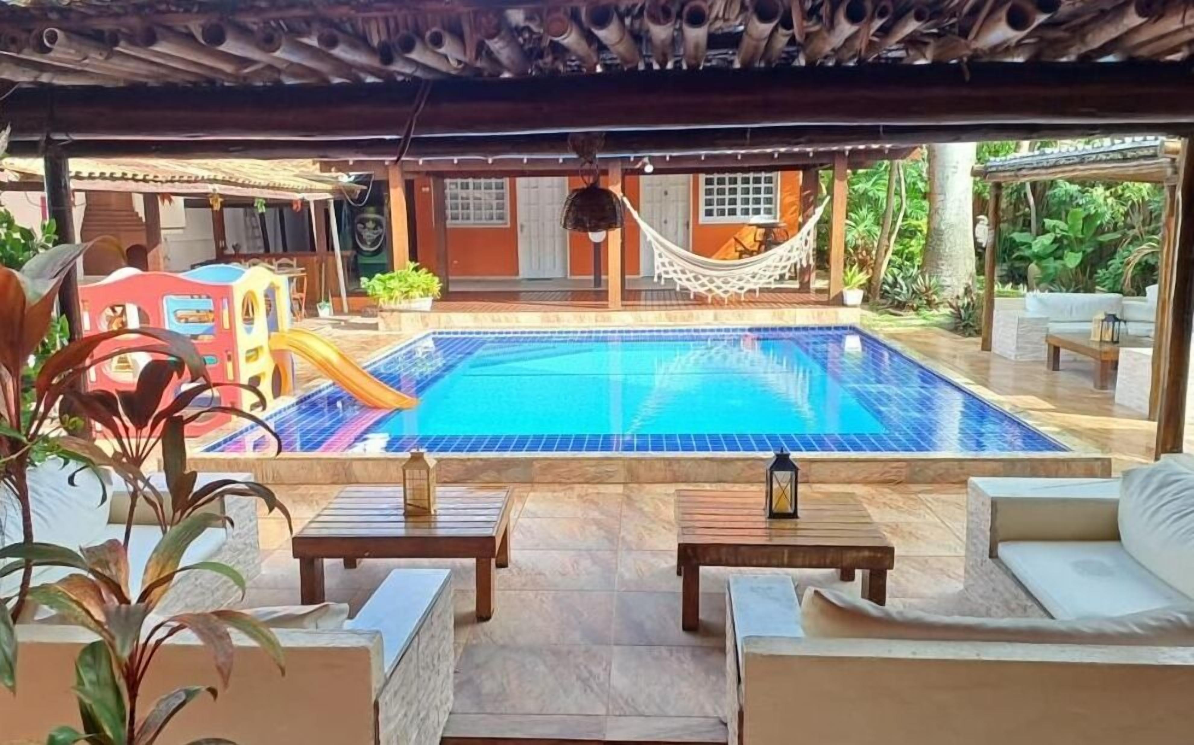 Kolam renang terbuka 