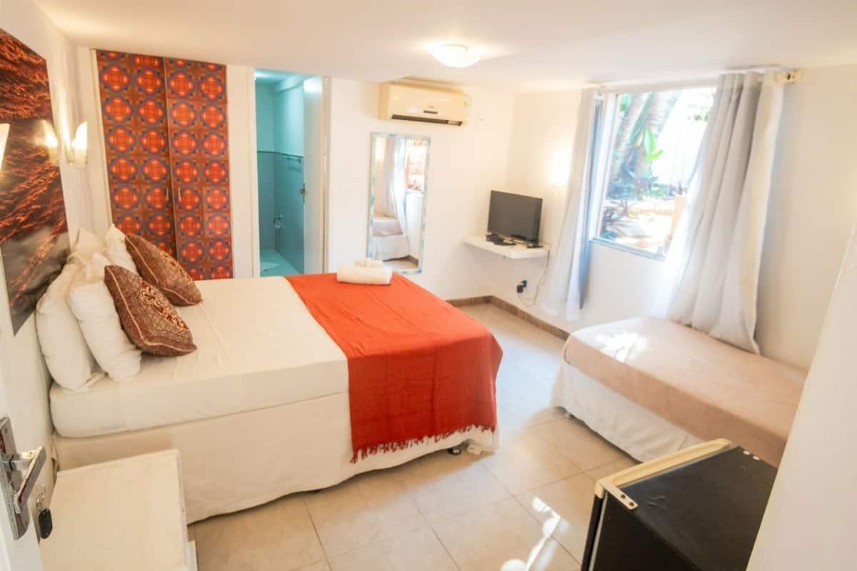 Basic Triple Room | 1 bilik tidur, gebar bulu kapas, dihias secara berasingan
