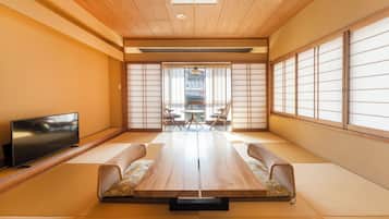 Habitación estándar, vistas al río | Caja fuerte, decoración individual, mobiliario individual y wifi gratis