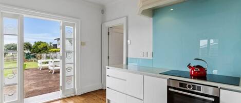 Family House, Garden View | Private kitchen