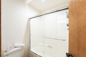 Hair dryer, towels, shampoo, toilet paper - NEW! Fireplace, Views of Ski Slopes, Location (Whitefish)