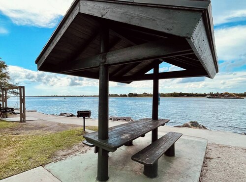 Hutchinson Island Bike or Walk to Beach/Park Boat