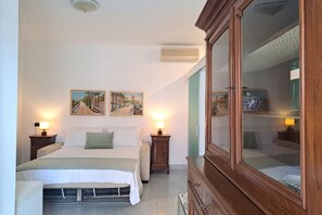 1 bedroom, in-room safe, iron/ironing board, free WiFi