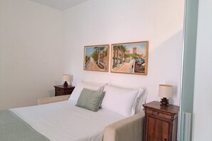 1 bedroom, in-room safe, iron/ironing board, free WiFi