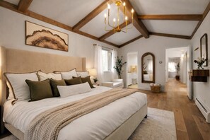 Desk, travel cot, WiFi, bed sheets