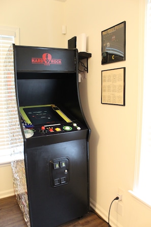 Games room - Hard Rock Haus: pet-friendly 2-bed bungalow just a rollin’ stone from Helen! (Helen)