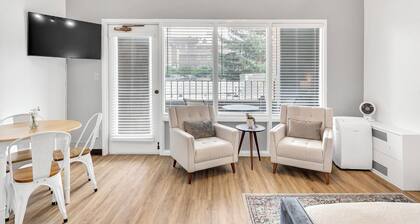 Stay Cozy in Downtown Helena – Your Home Base Awaits, No Cleaning Fee!