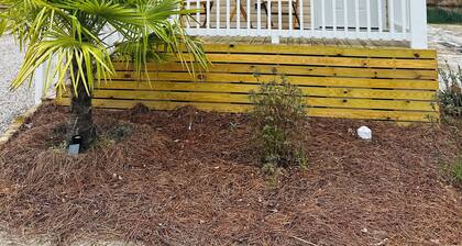 Small and beautiful house 13 minutes from the beach, with everything you need.