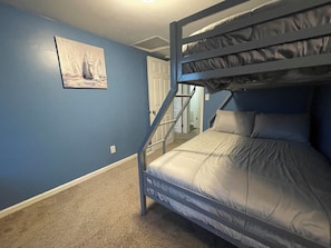 2 bedrooms, desk, iron/ironing board, free WiFi