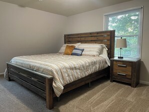 2 bedrooms, desk, iron/ironing board, free WiFi