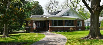 Spacious 4-bedroom house with WiFi and lake views in historic Lake Providence