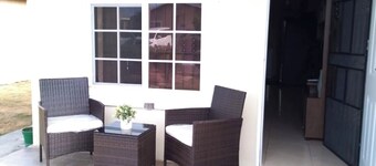 Charming 2-bedroom house with WiFi, AC in Phoenix Park Portmore.