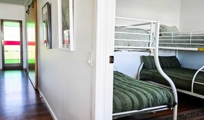 3 室のベッドルーム、WiFi、ベッドシーツ