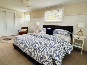 2 habitaciones, escritorio, tabla de planchar con plancha y wifi gratis 