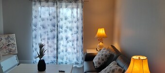 Executive 2BR Apartment | Walk to Hospitals | In-Unit Gym + Wi-Fi