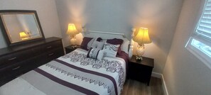 2 habitaciones, escritorio, tabla de planchar con plancha y wifi gratis 