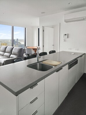 Private kitchen - Spectacular Three Bedroom Suite  (Southbank)