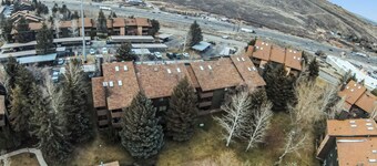 2-bedroom cabin in delightful Provo with cool AC breeze