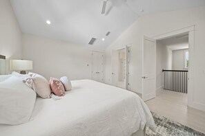 5 chambres, fer et planche à repasser, Wi-Fi gratuit, draps fournis