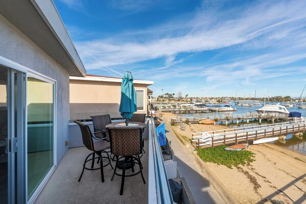 Interior - Sleeps 18 Dock, Walk to Beach, Balboa Fun Zone & Dining Edgewater Place (Newport Beach)