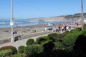 Platja a a prop 