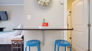 Interior - Steps to Newport Harbor, Balboa Fun Zone + Dock Access 2 Edgewater Studios (Newport Beach)