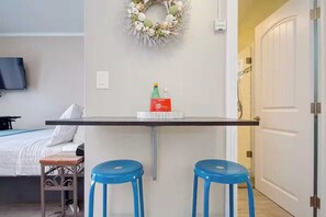 House (2 Bedrooms) | Interior - Steps to Newport Harbor, Balboa Fun Zone + Dock Access 2 Edgewater Studios (Newport Beach)