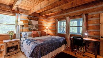 3 makuuhuonetta, työpöytä, silitysrauta/-lauta, vauvan matkasänky