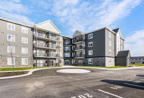 Executive 2BR Apt | Fully Furnished | Fast Wi-Fi | Perfect for Monthly Stays