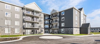 Executive 2BR Apt : Fully Furnished : Fast Wi-Fi : Perfect for Monthly Stays