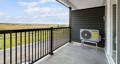 Modern Oasis | 2BR Downtown Retreat w/ Balcony & Free Parking