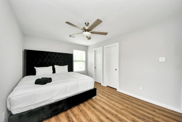 3 bedrooms, iron/ironing board, WiFi, bed sheets