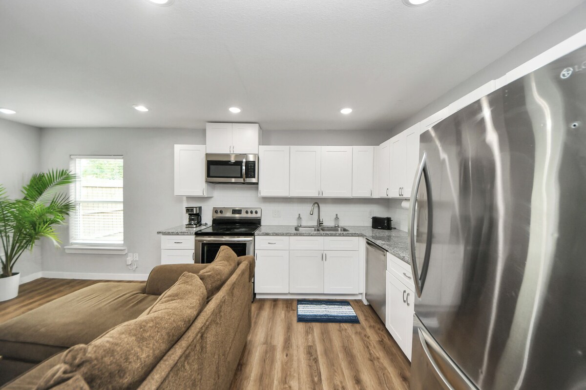 Photo 5 of Spacious & Cozy 3Bdroom ~ Party/Events Welcome