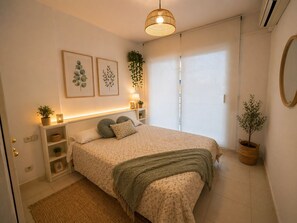 2 bedrooms, iron/ironing board, free WiFi