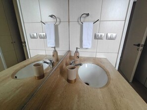 Family Apartment, 2 Bedrooms, Kitchen | Bathroom - MainMaint Properties (Santiago)