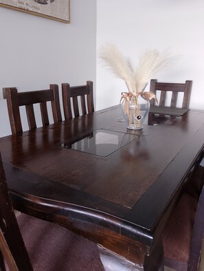 Family Apartment, 2 Bedrooms, Kitchen | Dining room - MainMaint Properties (Santiago)