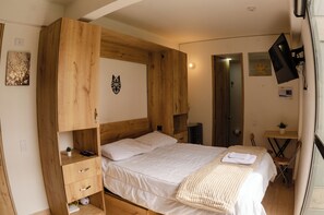 2 bedrooms, iron/ironing board