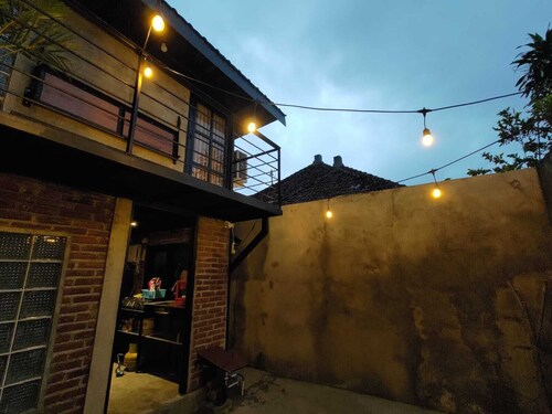 Charming 1-bedroom house with AC, WiFi in amazing Nusa Tenggara Bar