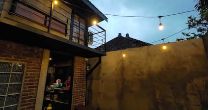 Charming 1-bedroom house with AC, WiFi in amazing Nusa Tenggara Bar