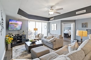 Smart TV, computer monitors, printers - Modern Decor, Views, Grill, Workstation, Boat + 2 PWC Slips & Resort-Style Amenities (Osage Beach)