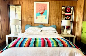 3 bedrooms, travel cot, WiFi, bed sheets - Design-forward Frio cabin with epic views & pool (Concan)