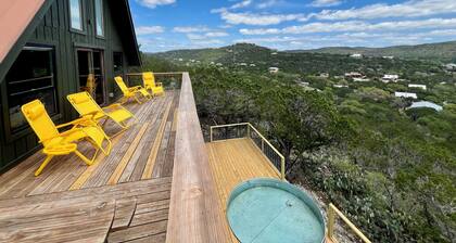 Design-forward Frio cabin with epic views & pool