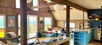 Design-forward Frio cabin with epic views & pool