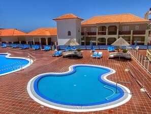 Piscina all'aperto, una piscina riscaldata