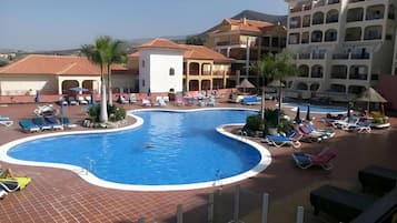 Piscina all'aperto, una piscina riscaldata