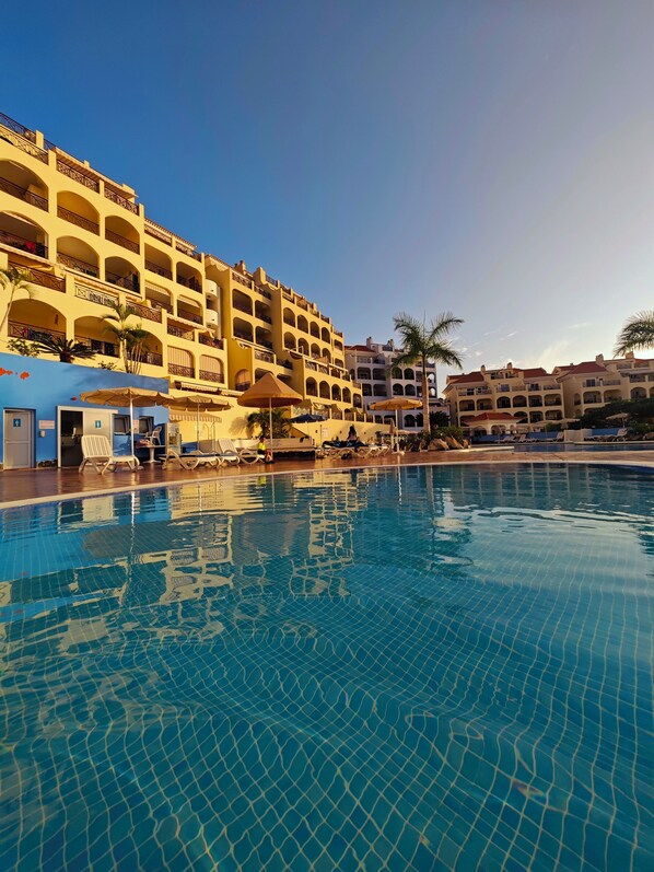 Outdoor pool, a heated pool